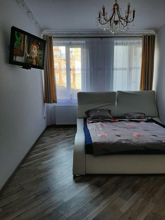 Apartment In Serbska 利沃夫 外观 照片